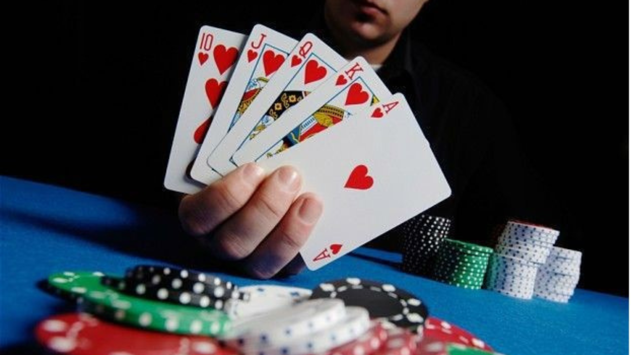 Effective Techniques for Bluffing Poker Uang Asli Opponents